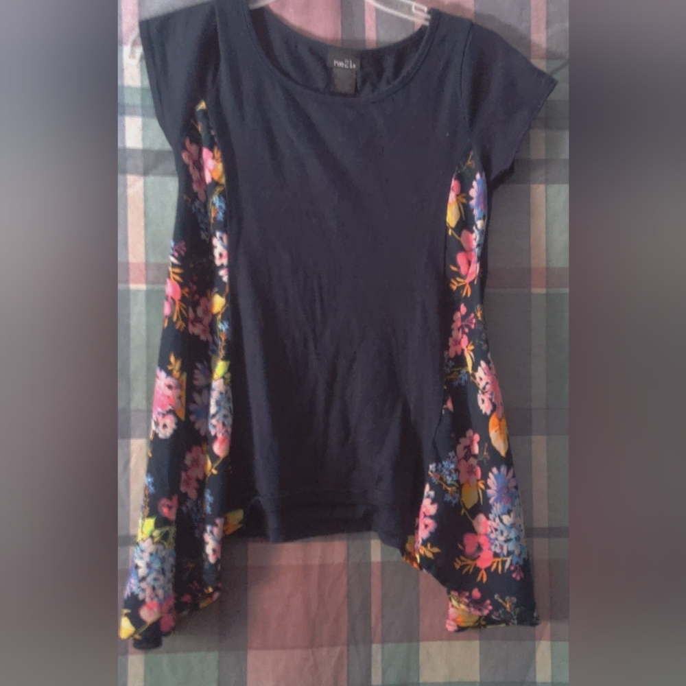 Rue21 Black Floral Short Sleeve Top